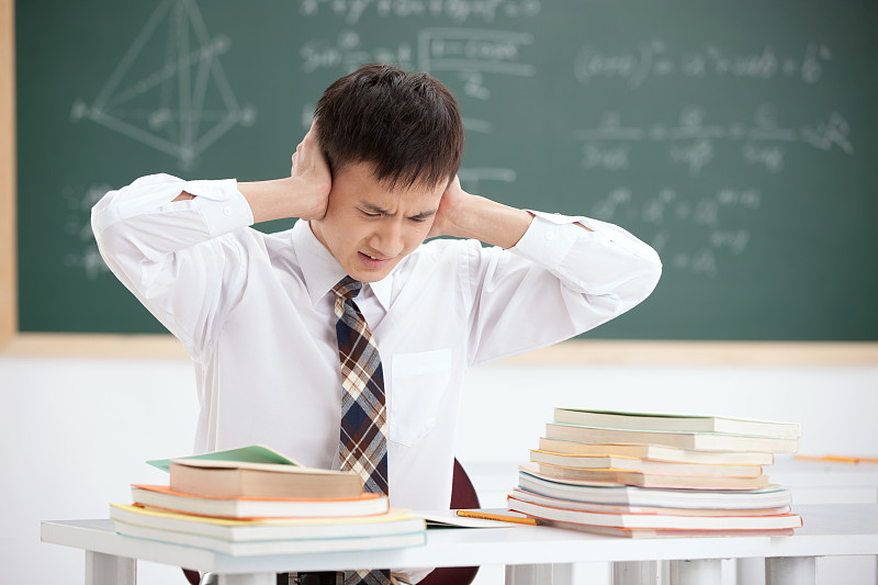 高三的你還在痛苦背了就忘嗎？重慶高考復讀學校老師經驗之談。